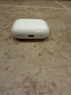 AirPods Pro 2nd Generation MagSafe Wireless Charging Case