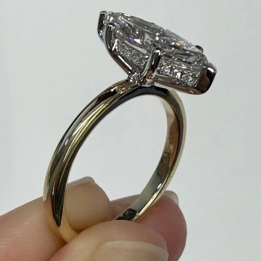 IGI 2.25Ct E VS1 Marquise Lab Grown Diamond Engagement Ring in 14K Two-Tone Gold - Image 3 of 4