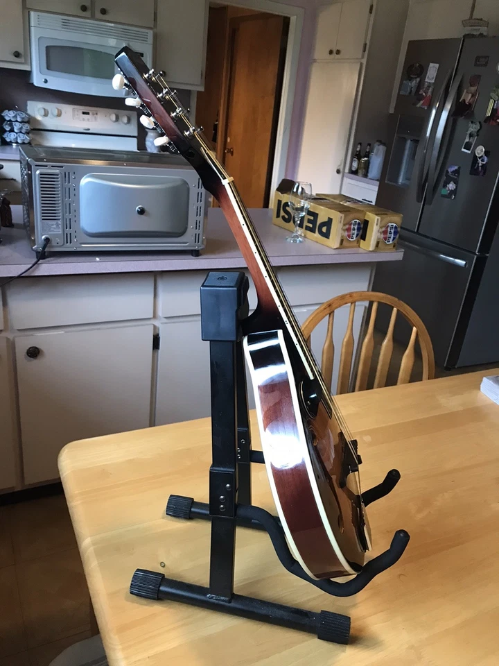 Mandolina eléctrica acústica Fender FM-52E tono concierto Foto 3 de 4