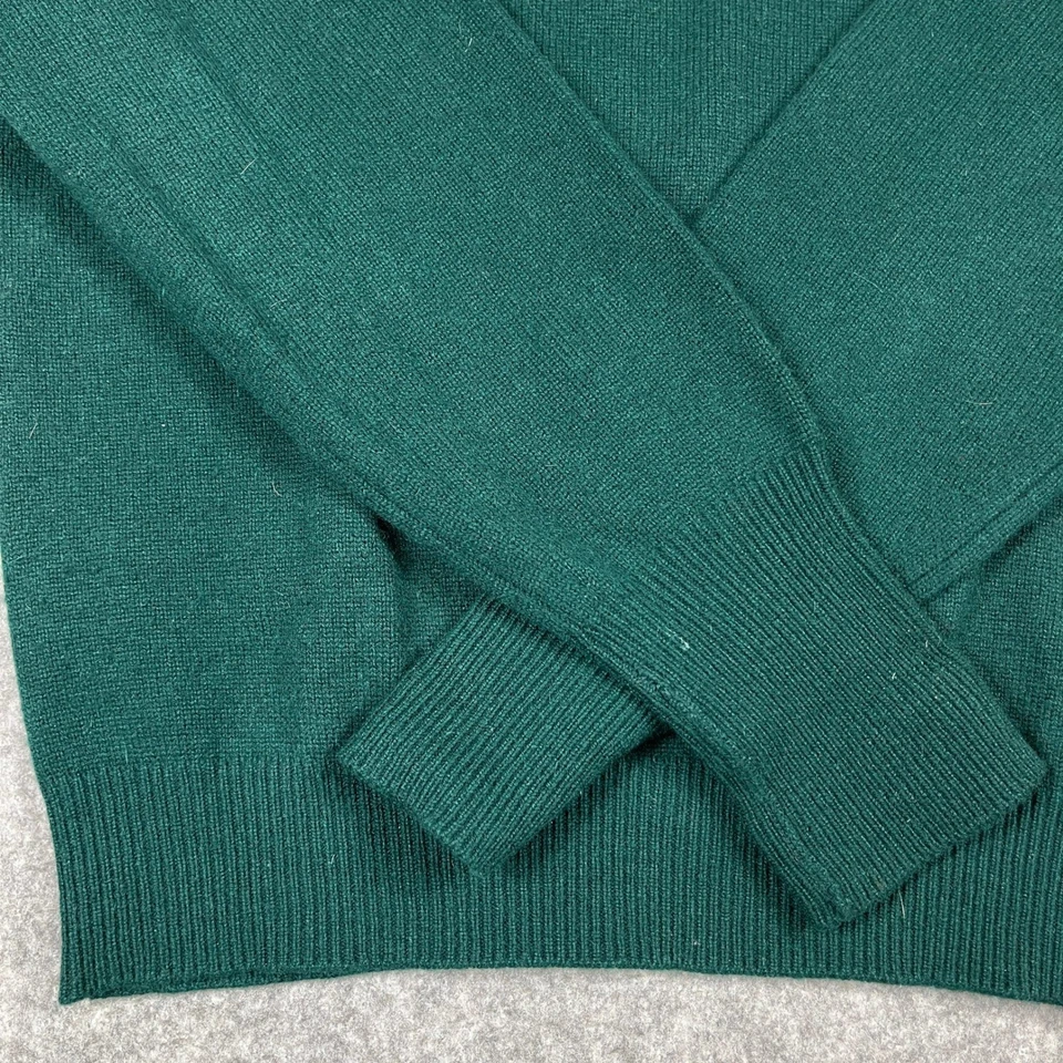 Suéter verde de 2 capas con cuello en V 100 % cachemir para mujer Saks Fifth Avenue Foto 3 de 4