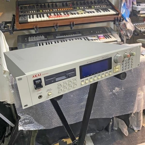 AKAI professional S3000XL Digital 16-bit Rack Mount Tested Used Sampler 32-Voice - Image 2 of 4