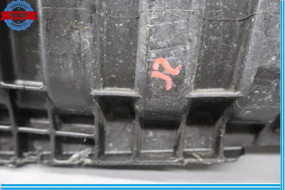 08-15 Protector contra salpicaduras de guardabarros inferior delantero del motor Mercedes W204 C300 C350 C250 OEM Foto 4 de 4