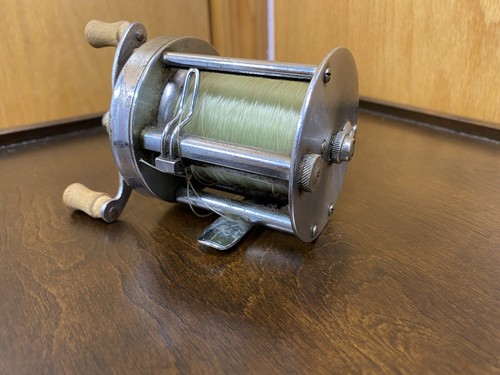 Bait Casting Reel ~ Shakespeare Service No. 1945 Model FE ~ Vintage ~ Chrome - Picture 5 of 6