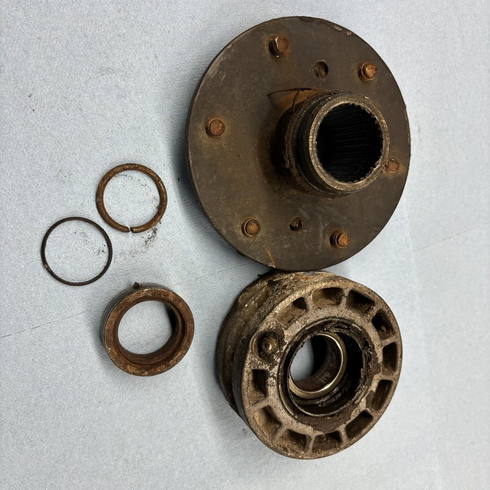 Polaris Big Boss 400L 1996 6x6 eje medio, delantero trasero piezas buje cojinete portador Foto 2 de 2