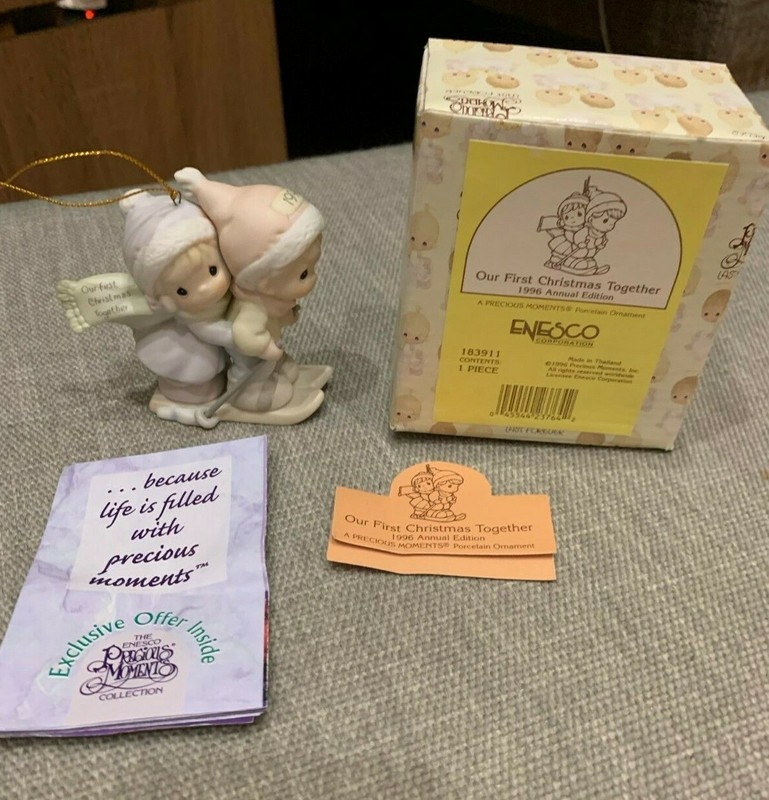 1996 Annual Ed. PRECIOUS MOMENTS in ORIGINAL BOX First Christmas Together 183911