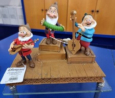 Disney Disneyland Paris Figur :  7 Zwerge machen Musik