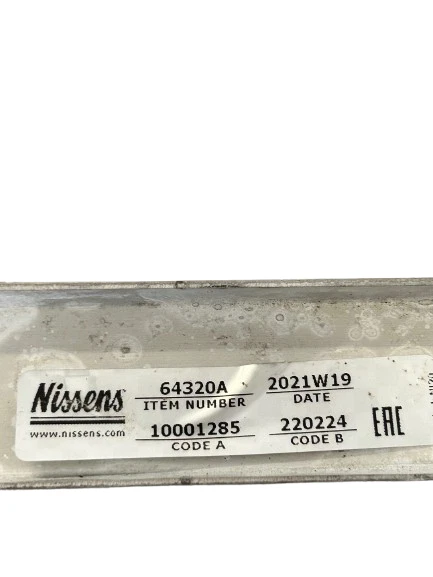 Land Rover LR3 2005-2009 OEM Nissens Radiator Assembly LR021777 64320A - Imagem 3 de 3