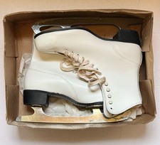 Vintage American Aces Ice Skates Size 9 Leather Figure Skates w/ Original Box