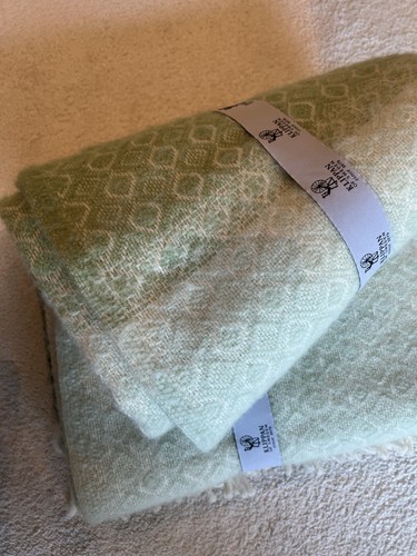 KLIPPAN 100% lambswool blanket Green Ombré Geometric Fringe Throw Brand New - Picture 10 of 13