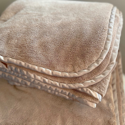 NAP BROOKSTONE 2 ply Tan Brown Throw Blanket Satin Trim FULL/QUEEN 92x87'' Plush