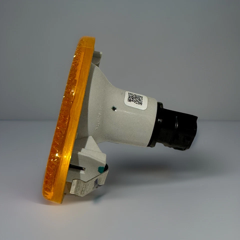 4x Renault Master Side Marker Lights 2014+ LH/RH Genuine Renault Part - Image 2 of 4