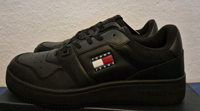 Tommy Jeans Retro Basket ESS Sneaker, EU 46, 29,5cm Triple Black, Schwarz, Leder