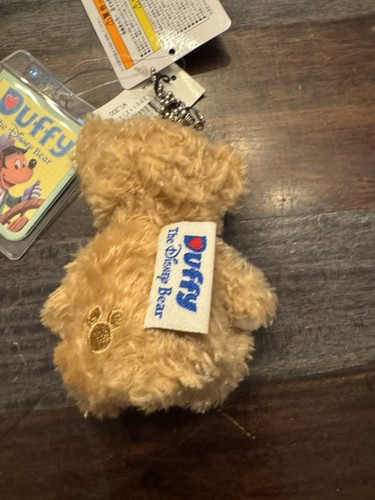 Tokyo DisneySea Duffy Bolso de Peluche Sentado Dije/Llavero NUEVO Con Etiquetas - Imagen 3 de 9