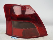 Linkes Rücklicht Gebraucht TOYOTA YARIS II Phase 1 - 1.4 RECHTS-4D