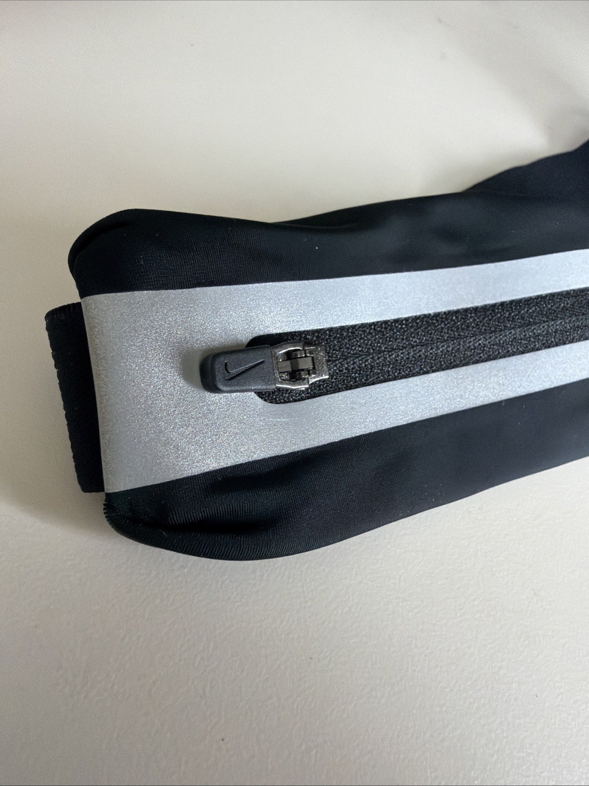 Nike Slim Waistpack Unisex Black Reflective Running Belt thumbnail 2