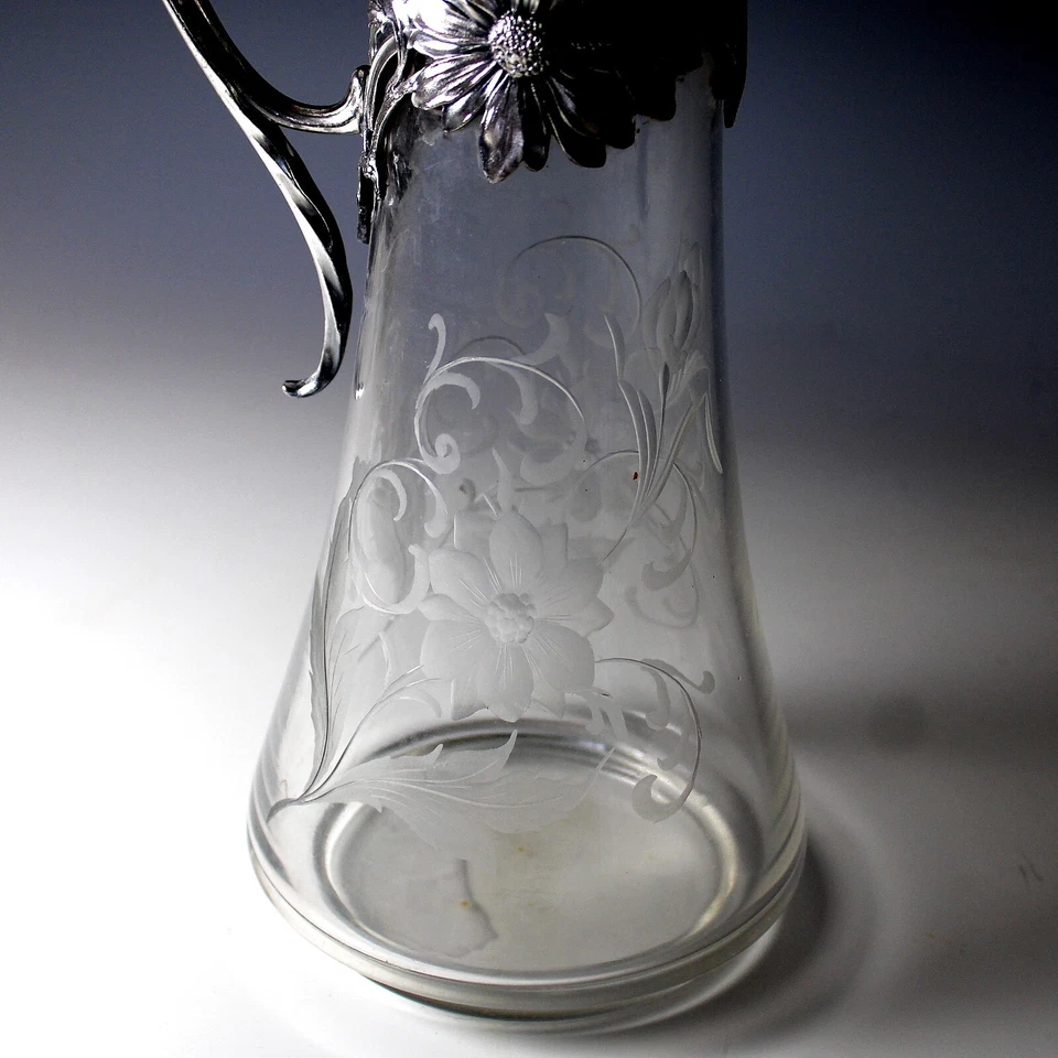 Antigua jarra de plata y vidrio grabado de principios del siglo XX Foto 3 de 4