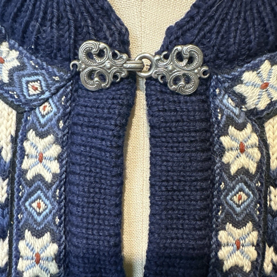 Dale of Norway Pure Wool Nordic Fair Aisle Cardigan, Blue & White Snowflakes Lg - Image 2 of 4