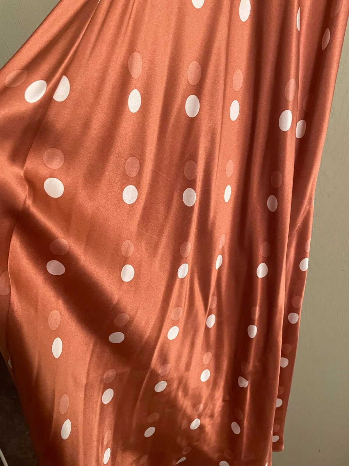 UNDERCOVER Abito slip in seta lavabile Victorias Secret S nuovo con etichette lingerie a pois Y2K Midi lungo