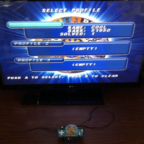 Wheel of Fortune 2005 Jakks Pacific Plug & Play TV Games Vanna White Pat Sayjak - Imagen 4 de 12
