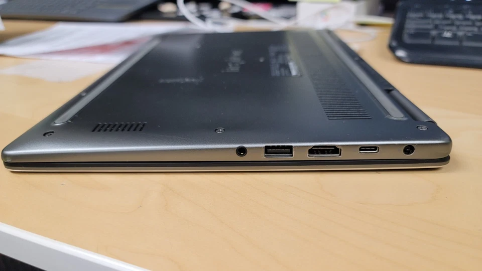 Laptop Dell Inspiron 13 7370 FHD con pantalla táctil Core i5-8250U 1,8 GHz 8 GB 256 GB SSD Foto 4 de 4