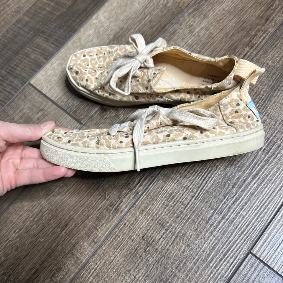 Туфли Toms для девочек кордоны подошва натуральная отбеленная гепардный принт размер 3y - Изображение 4 из 4