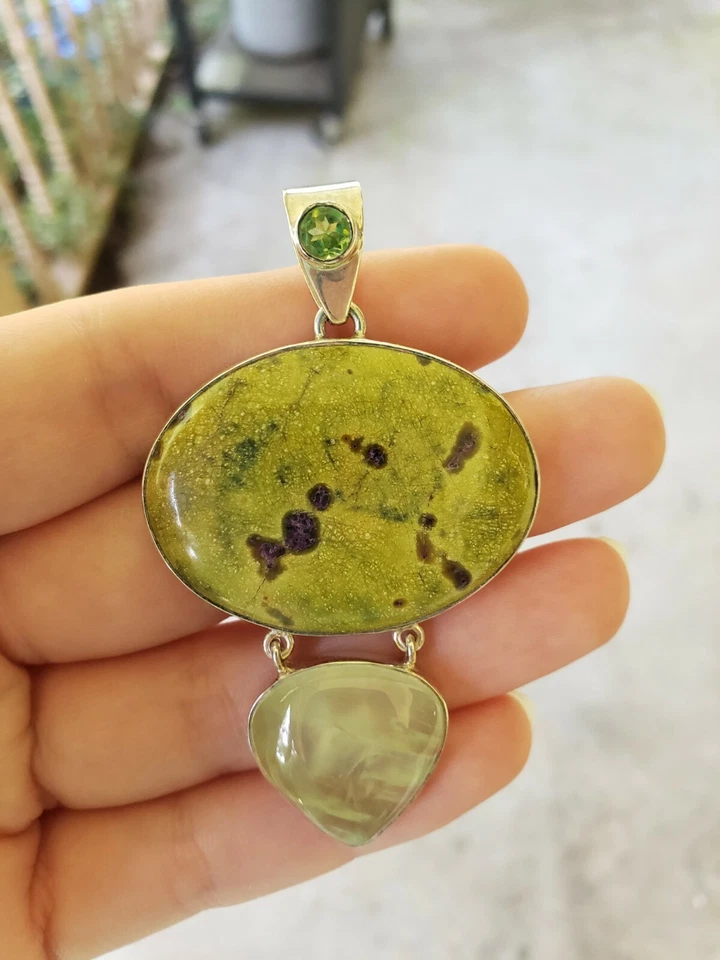 Green turquoise and sterling silver pendant - Image 3 of 4