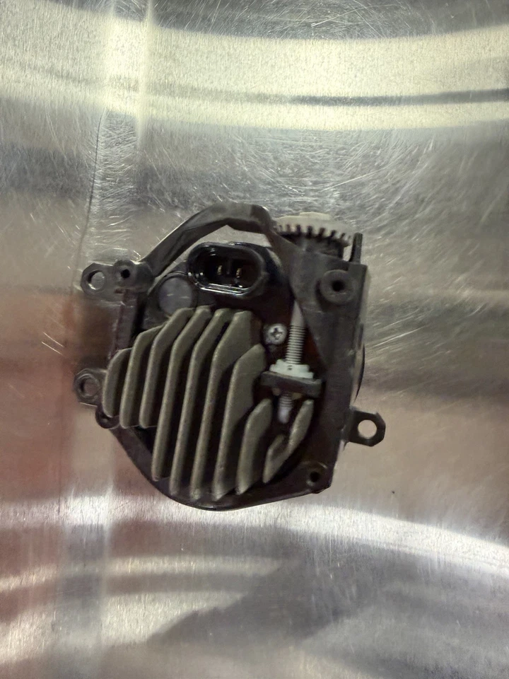 Luz antiniebla derecha del pasajero Lexus ES350 2013-2017 Foto 4 de 4