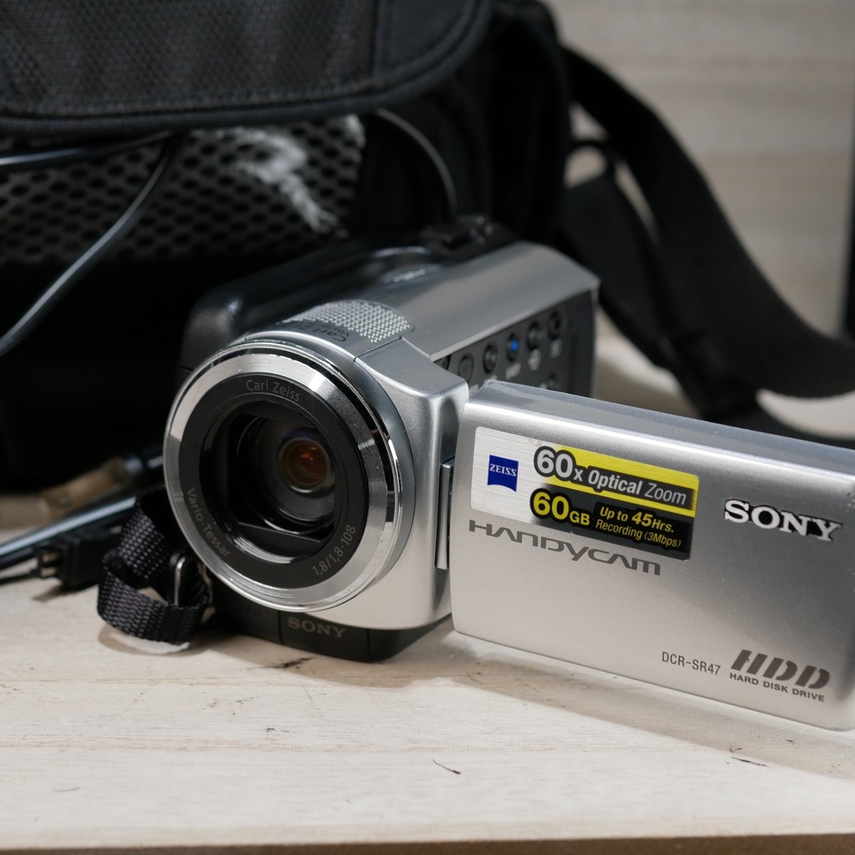 Sony DCR-SR47 ハンディカム 60GB SONY DCR-SR47 Blue 60GB HDD Handycam Camcorder - Newegg.com