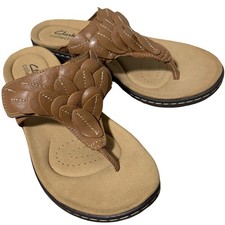 Clarks Collection Women's Thong Sandals Laurieann Palm Tan Leather 8 Fall