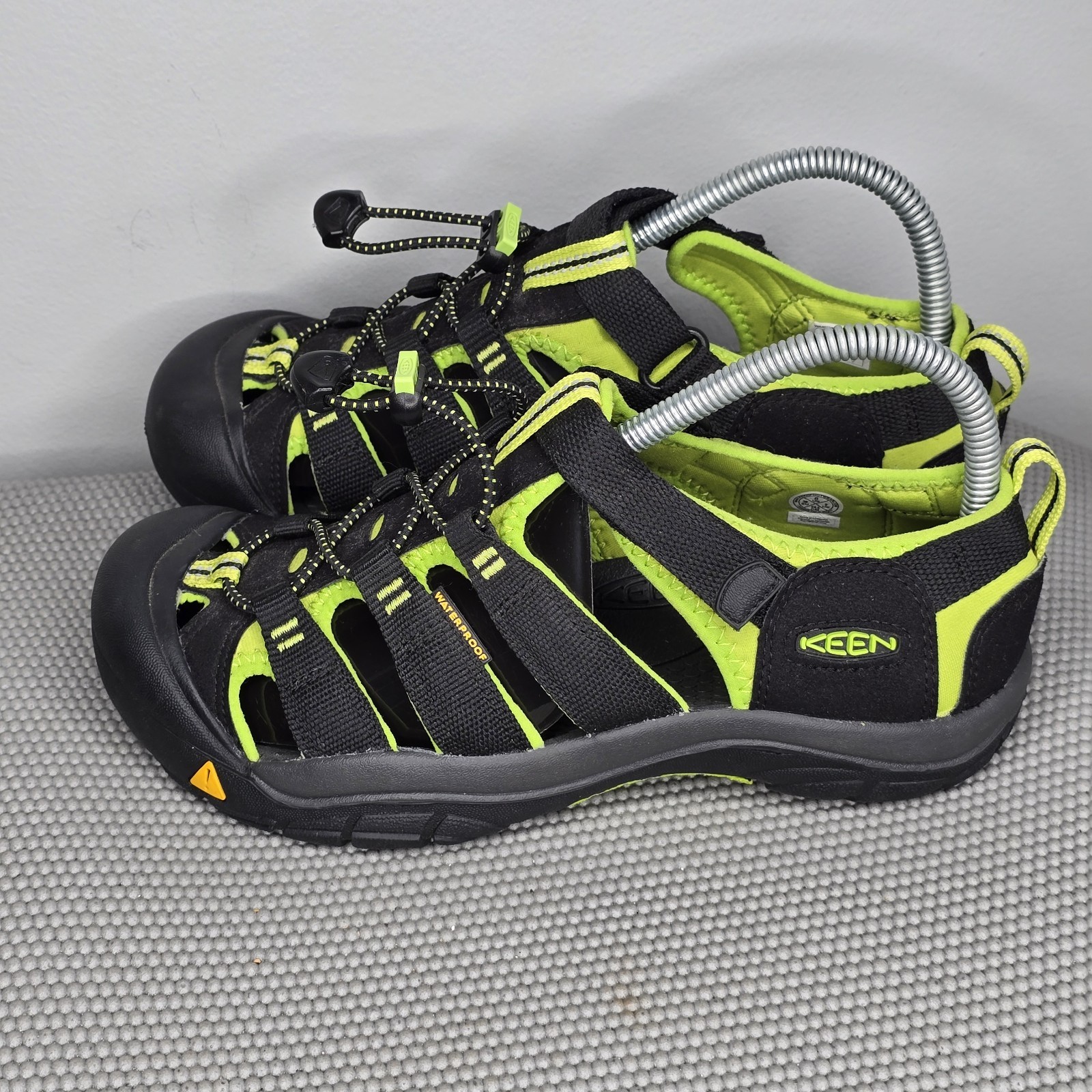 Keen sandalo donna Newport taglia 6 nero verde scarpa avventura outdoor