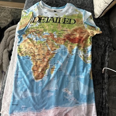 Unbranded T-Shirt World Map Has Word DETAILED Continents All Over Print S-XS