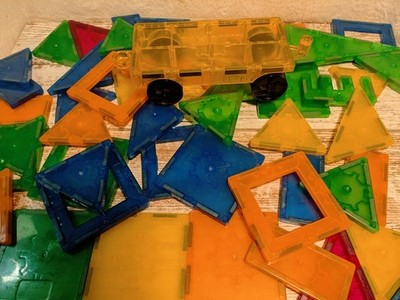 Tytan Tiles 50 PC Set Magnetic Block Tiles w/ Car Base & Carrying Bag