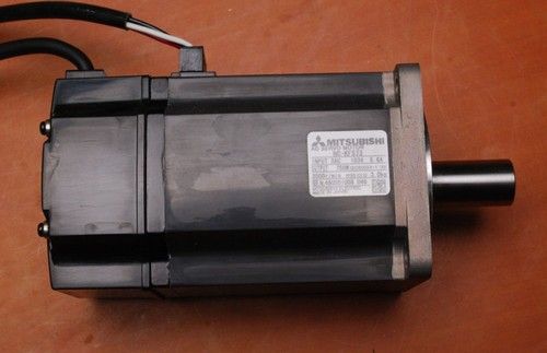 SERVOMOTOR Y CONTROLADOR MITSUBISHI MR-J2S-70CP 750W - Imagen 4 de 4