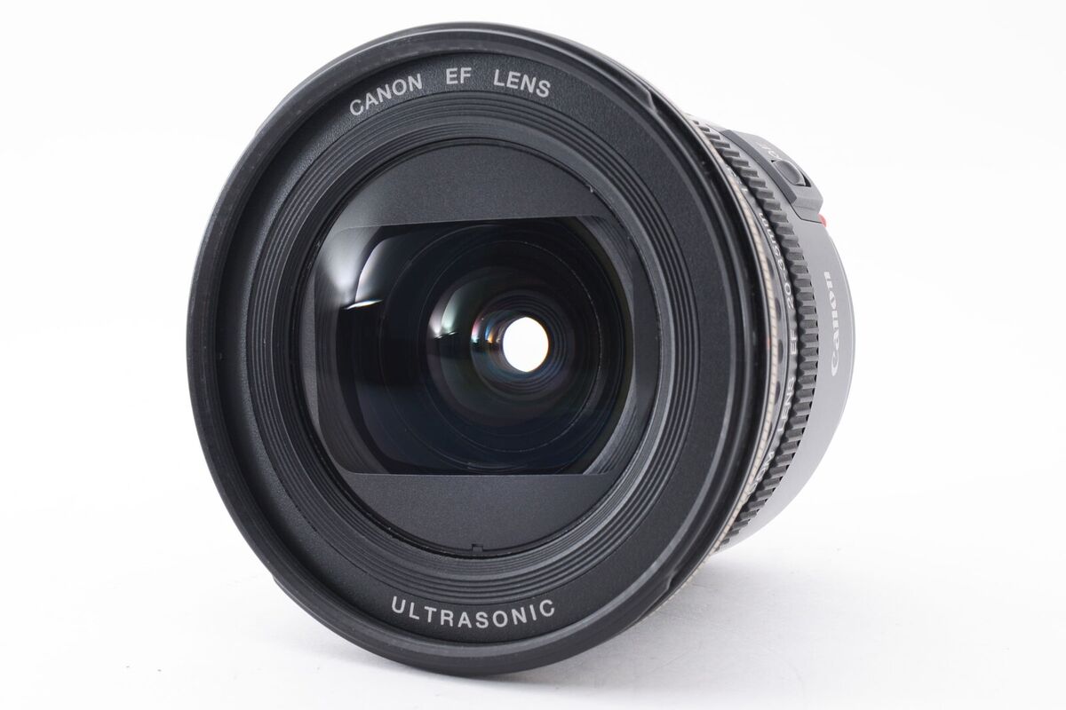 Canon EF 20-35mm f/3.5-4.5 USM Wide Angle Zoom Lens from Canon EF 20-35mm f/3.5-4.5 USM Wide Angle Zoom Lens from