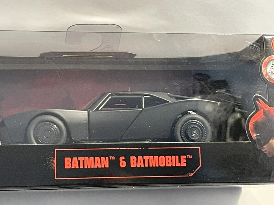 The Batman Movie 2022 DC Comics Batman & Batmobile Diecast 1:32 Scale Jada New - Image 3 of 4