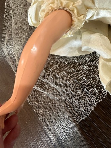 Antikes französisches Boudoir Bettpuppe Komposition handbemalt 1920er Jahre Satinkleid - Bild 14 von 16
