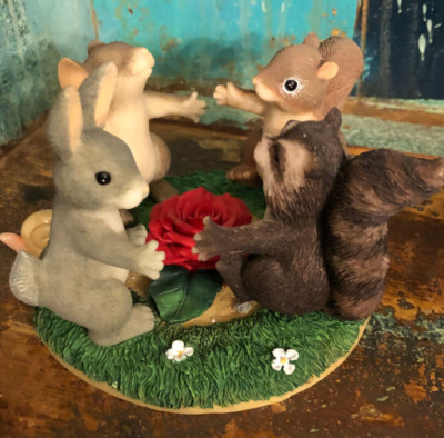 Vtg Charming Tails Figurine Ring Around The Rosie Rabbit Raccoon Rose Dean Griff