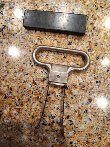 Vintage Wagner Vineyard 2 Prong Cork Bottle Opener By Eli Barry Made In Italy. - Picture 2 of 2