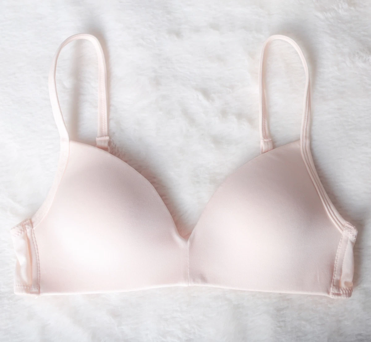 Pack De 2 Sujetadores Hanes Para Mujer - Sin Costuras, Sin Aros, Tejido Elástico ComfortFlex, Copas Sin Forro, Cómodos Para Uso Diario Y Dormir