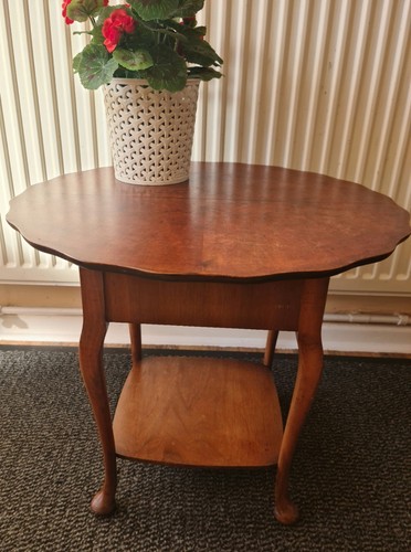 VINTAGE WOODEN SEWING BOX QUEEN ANNE STYLE LEGS LIFT UP LID SHELF BELOW. - Picture 2 of 4