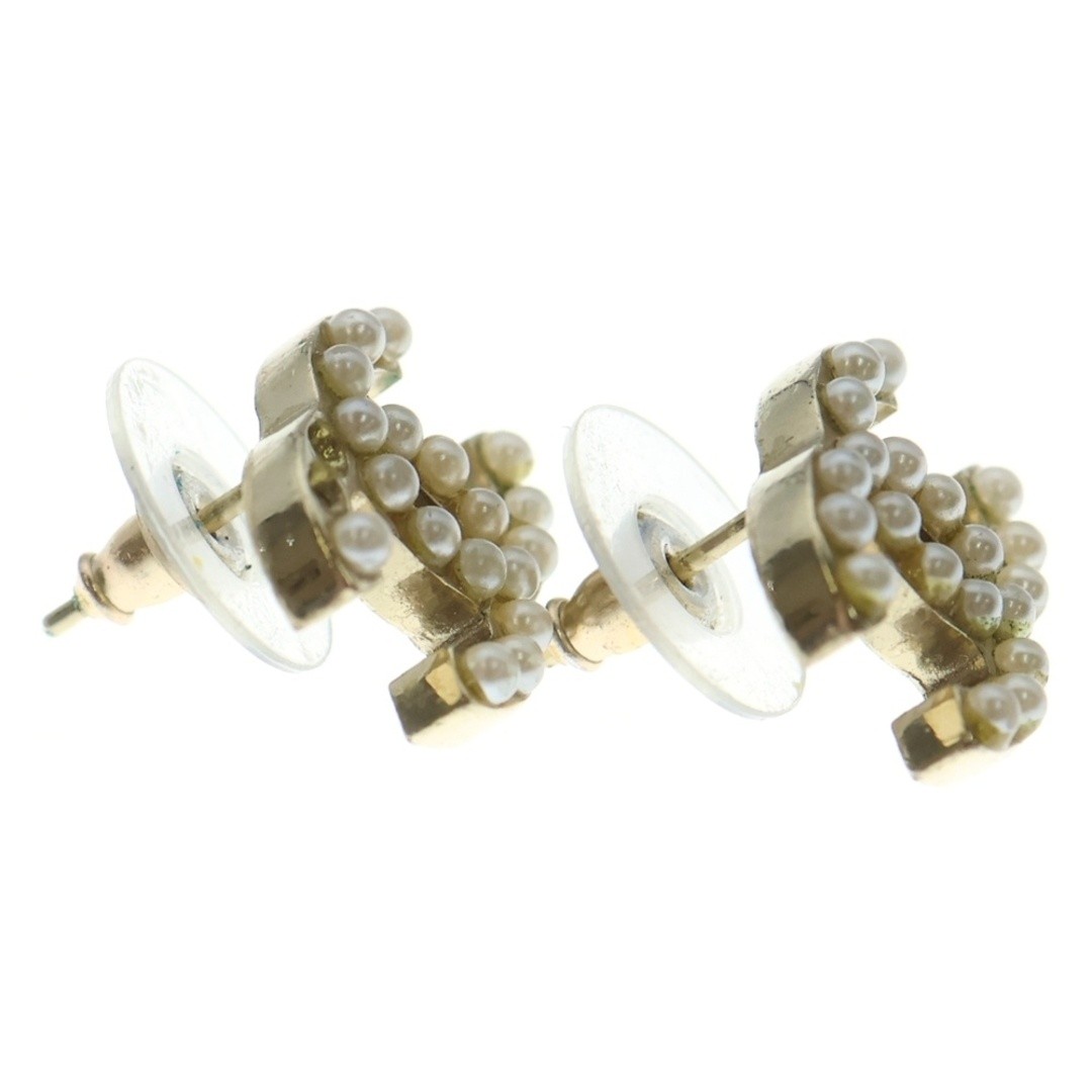 CHANEL Coco Mark Pearl Logo Earrings White X Gold GP Used 35e148101c3402553c4ac9 thumbnail 4