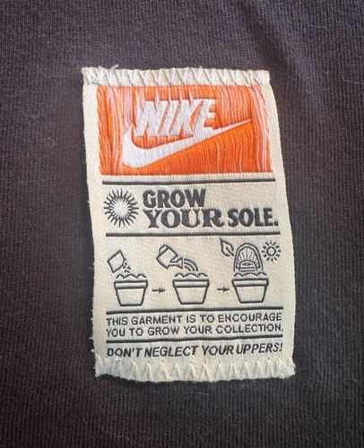 Nike Grow Your Sole T-shirt Sz M Black Graphic Print Sneakerhead Tee Flower - Picture 3 of 9