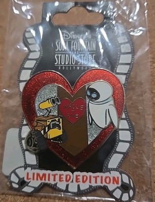 DSF DSSH Wall-E and Eve Valentine's Day Heart Pin LE 300 