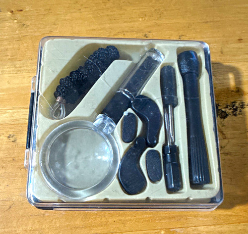 Compact Eyeglass Repair Kit w/ Magnifier & Screwdriver, Black/Clear