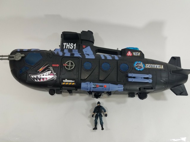 toys r us submarine