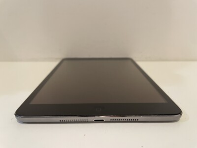 Apple iPad mini 2 32GB, Wi-Fi, 7.9in - Space Gray w/ Box