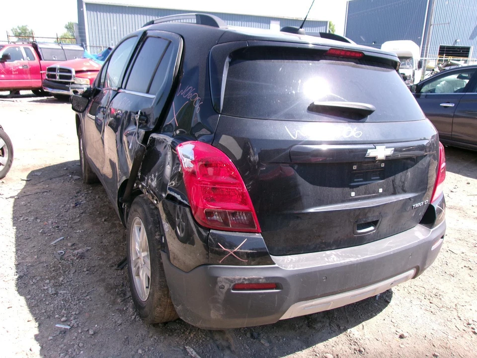 Used Fuel Pump fits: 2016 Chevrolet Trax pump assembly FWD Grade A - Image 3 of 4