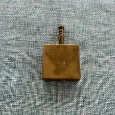 Vintage Portable Pocket/Purse Ashtray Non Metallic 2  1/2” X 1 3/8”