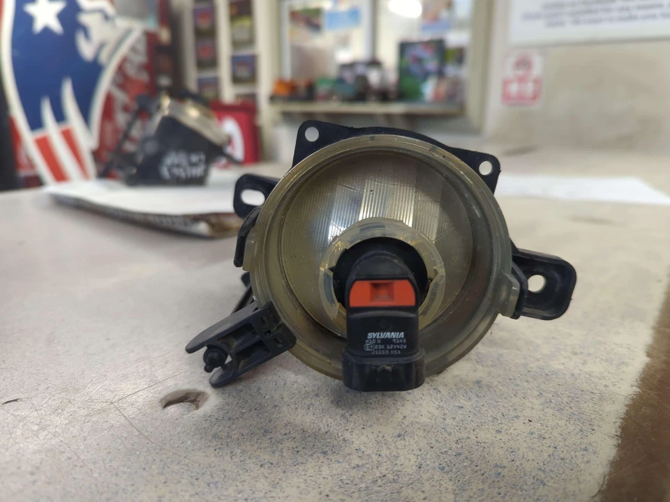 LÂMPADA DE NEBLINA DIREITA CHEVY MALIBU 13 14 15 16 MONTADA NO PARA-CHOQUE - Imagem 4 de 4