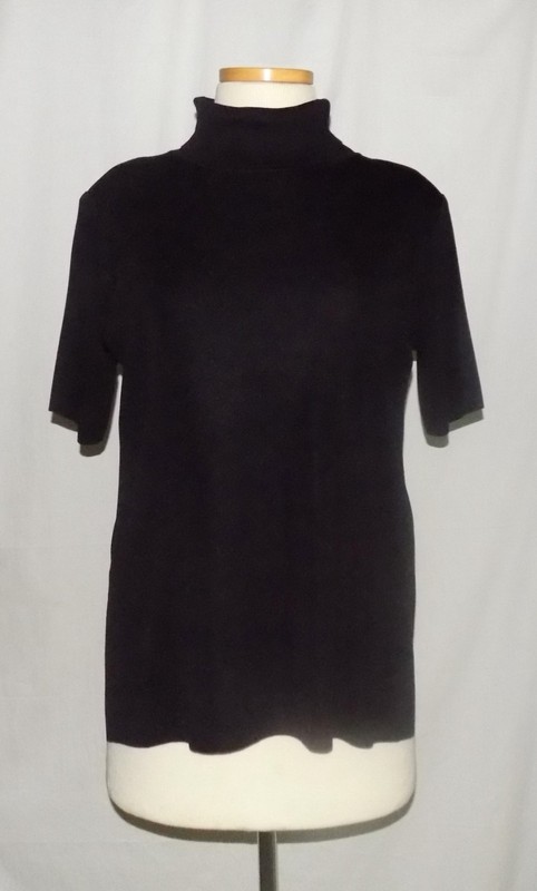 Misook Short Sleeve Turtleneck Top Black Lightweight Acrylic Knit Tunic-Style L